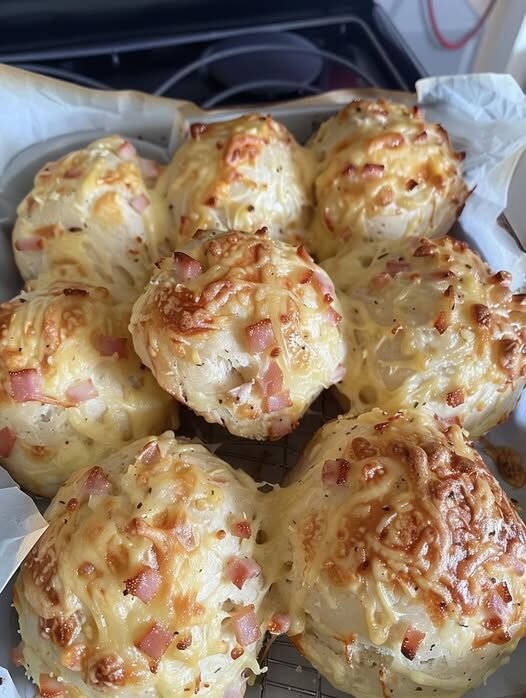 π§ Homemade Cheese & Bacon Bread Rolls