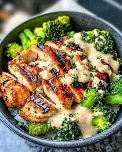 Grilled Chicken and Broccoli Rice Bowl with Creamy Garlic Sauce