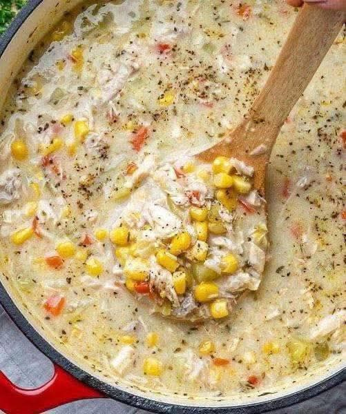 🍲 Mediterranean Creamy Chicken & Corn Soup with Herbs and Olive Oil