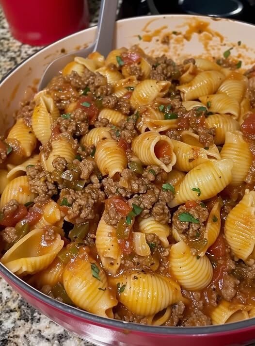 Healthy Pasta Shells with Ground Beef (Light & Creamy!)