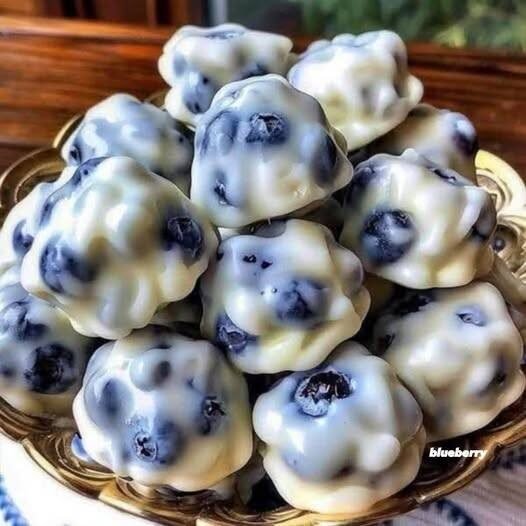 🌊 Mediterranean Moonlight Blueberry Clusters