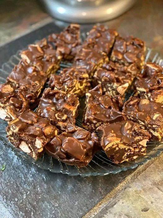 CHOCOLATE CRUNCH BARS