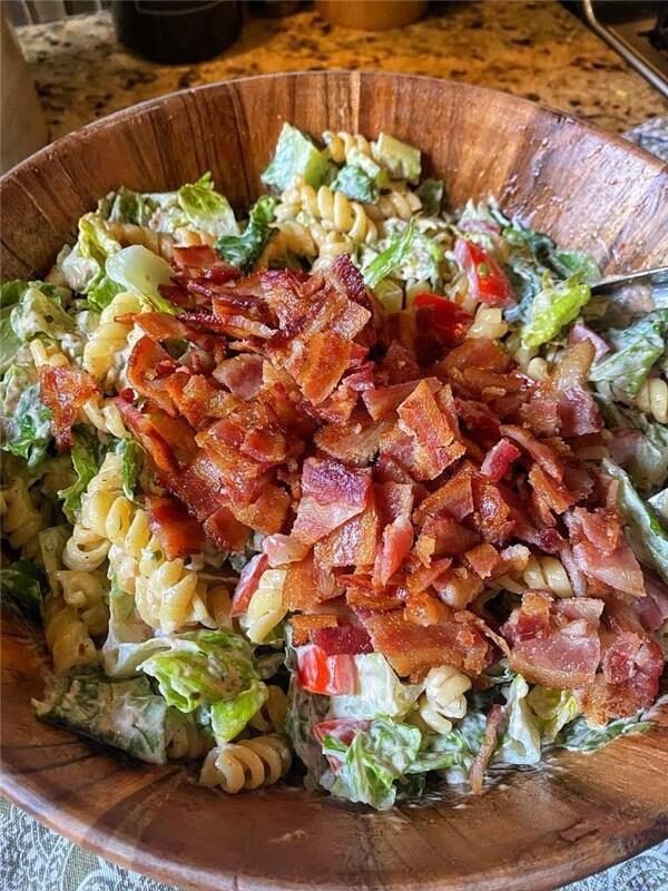 TANGY TOMATO BLT PASTA SALAD 