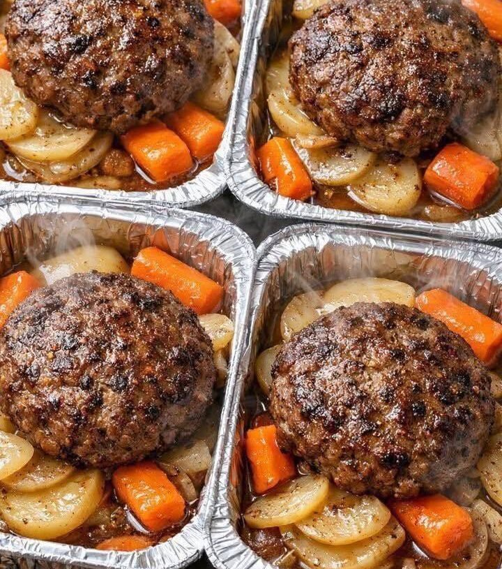 Mini Meatloaf Trays with Vegetables