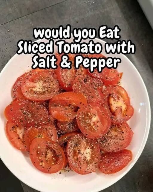 Sliced Tomatoes with Salt & Black Pepper