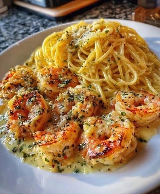 Garlic Butter Shrimp with Creamy Spaghetti Garlic Cheese Sauce