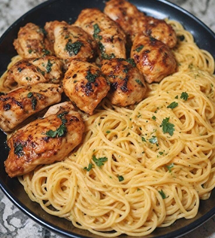🍗🧄🍝 Garlic Butter Chicken with Creamy Pasta (Quick Recipe)