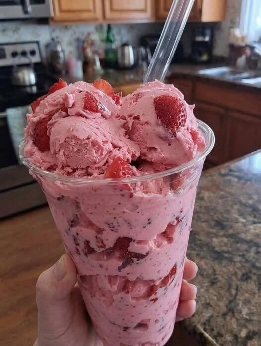 🍓 Sugar-Free Strawberry Ice Cream