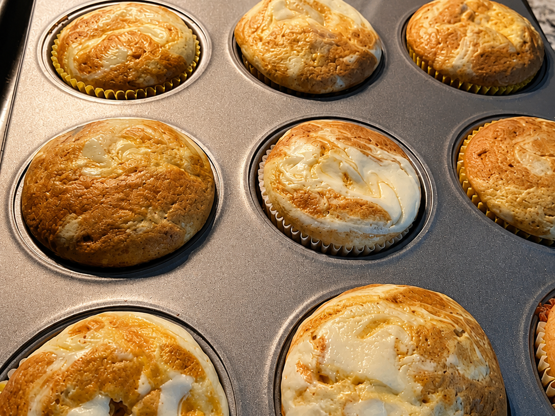 pumpkin cream cheese muffins