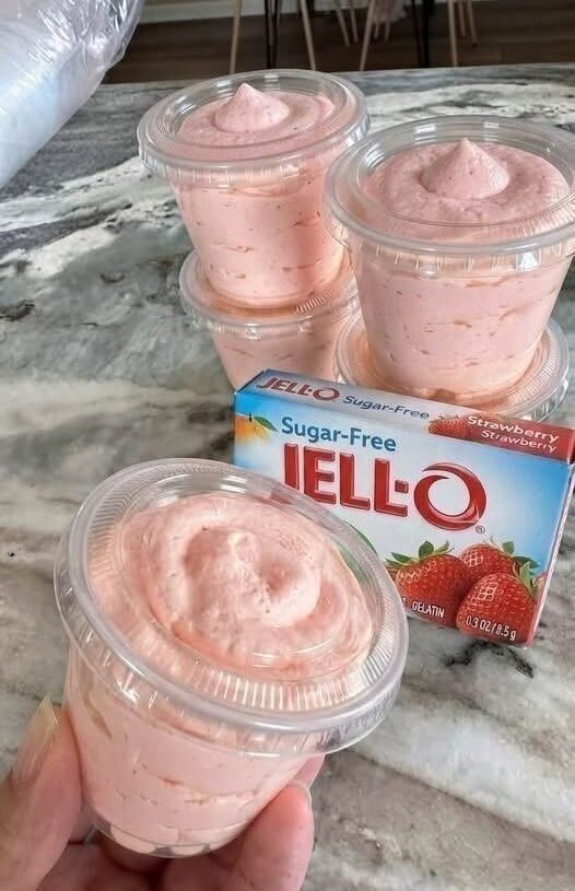 🍓 Strawberry Cheesecake Protein Fluff
