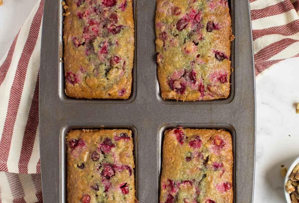 🍊🍒 Cranberry Orange Loaf Cake — Soft, Moist & Loaded with Berries